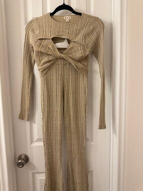 POL Ribbed Twist-Front Beige Two Piece Set- Small NWOT